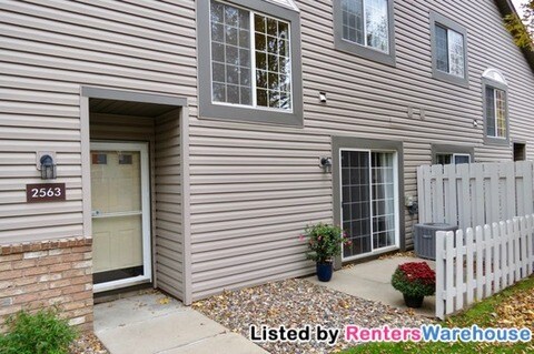 Building Photo - 2563 Bedford Ct