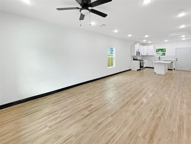 Building Photo - 7957 Earhart St