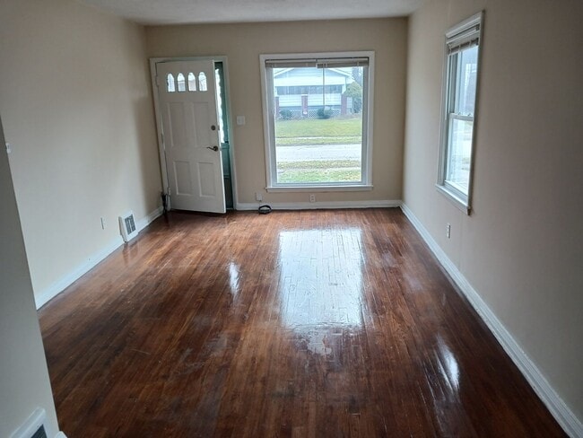 Building Photo - RARE VACANCY - CUYAHOGA FALLS.  A NICE 3 B...