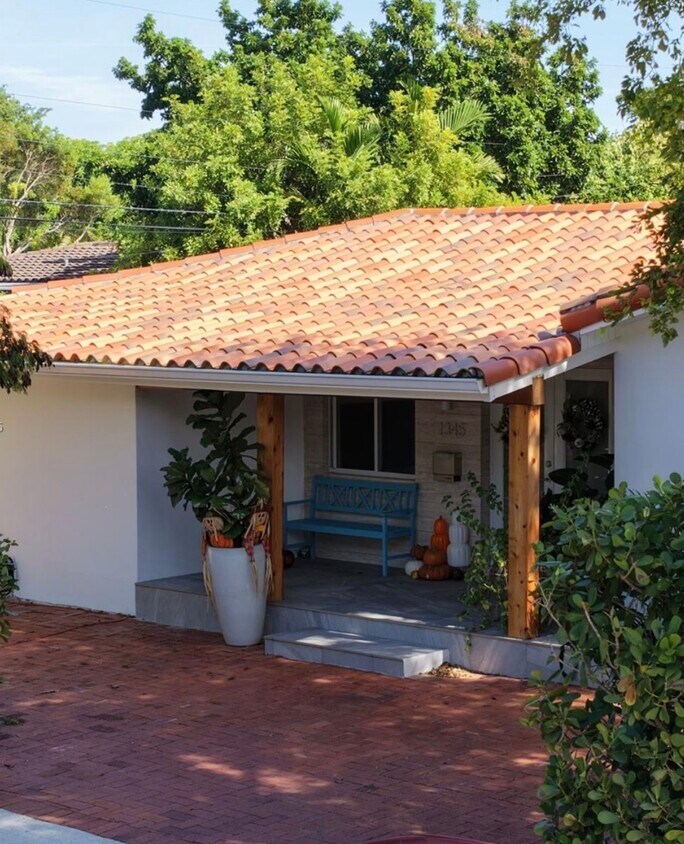 Foto principal - 1345 SW 60th Ct