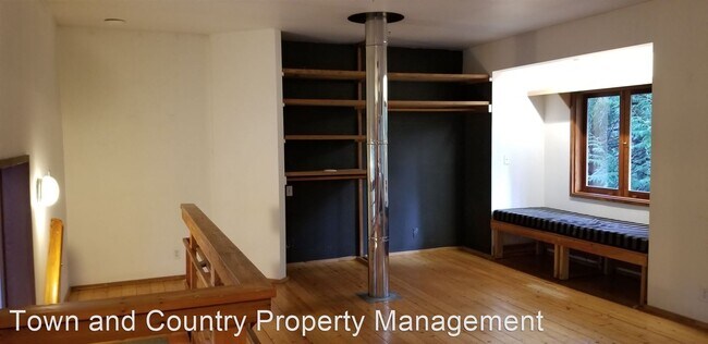 Foto del edificio - 1 br, 1 bath House - 21179 Kingston St NE
