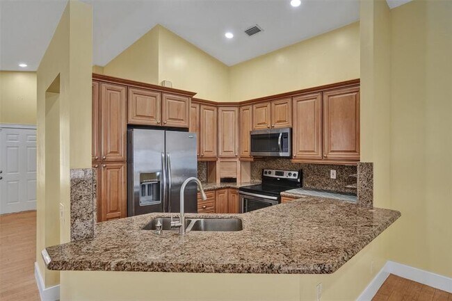 Foto del edificio - 839 Falling Water Rd