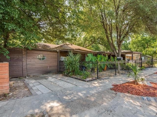 Building Photo - 208 Cliffdale Ave