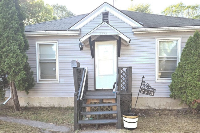 Building Photo - 3913 N Thomas Ave
