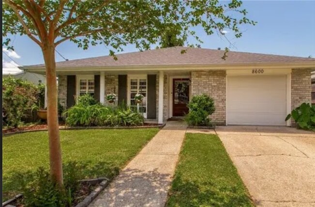 Foto principal - 8600 Trolley Ln