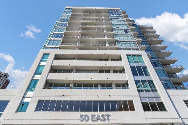 Foto del edificio - 50 E 16th St