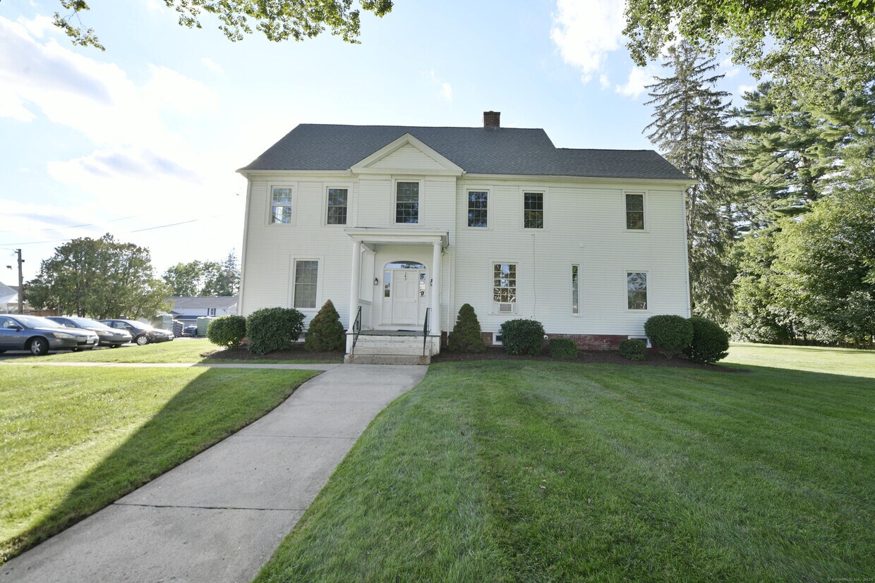 Primary Photo - 249 Maple Ave