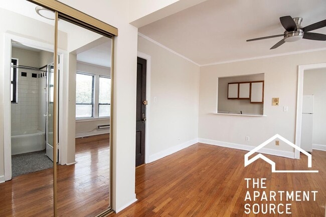 Foto del edificio - 3345 N Marshfield Ave