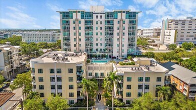 Building Photo - 400 4th Ave S