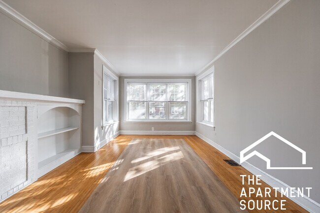 Foto del edificio - 6304 N Oakley Ave