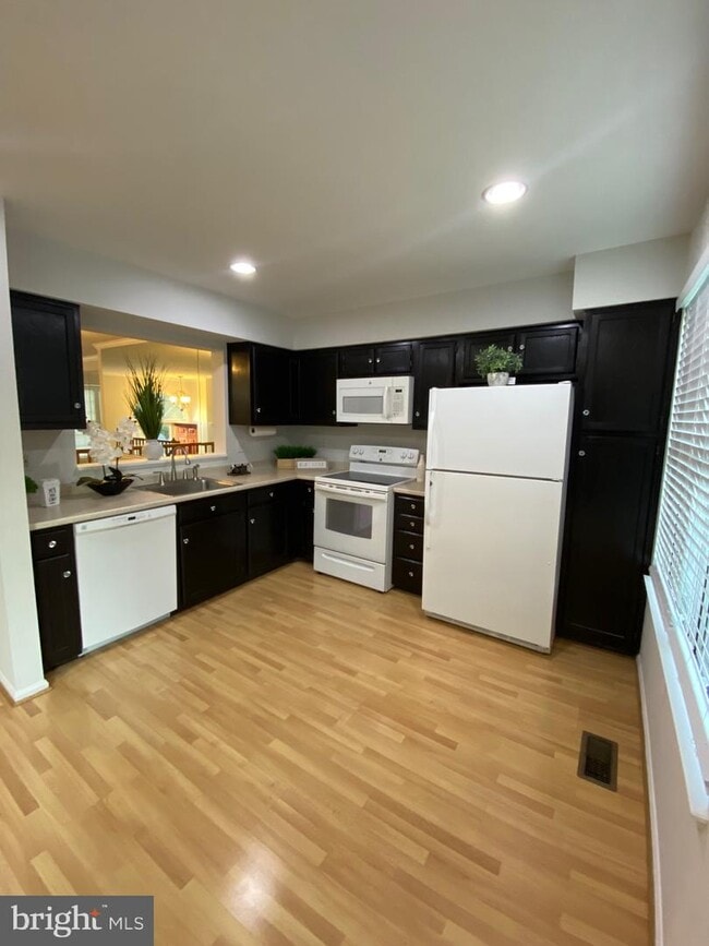 Building Photo - 7808 Mistic View Ct