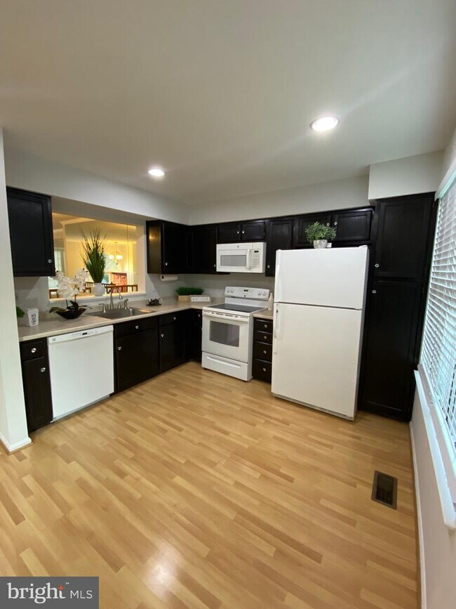 Foto del edificio - 7808 Mistic View Ct