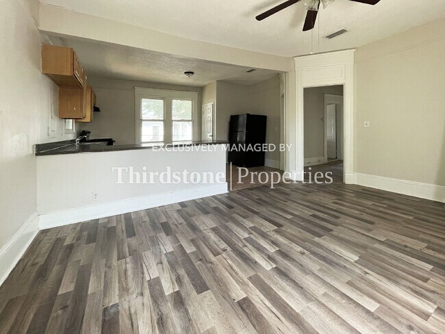 Building Photo - 323 7th St W, Jacksonville, FL 32206