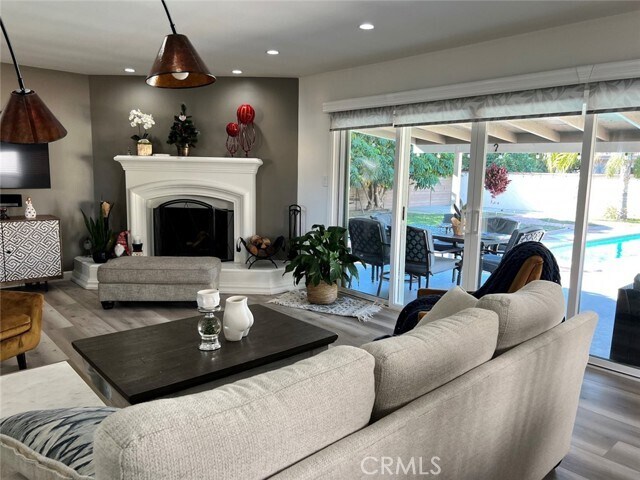 Foto del edificio - 8745 Valjean Ave
