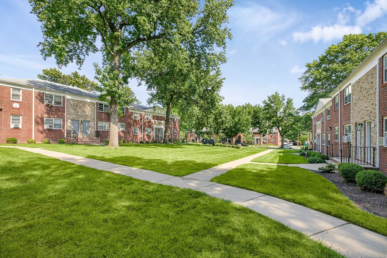 hillside Hillside Village - 659 Shaler Blvd Ridgefield, NJ 07657