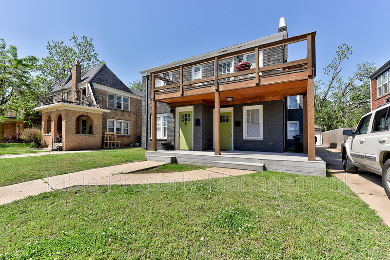 Primary Photo - 1815 N Gatewood Ave