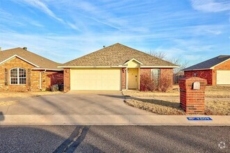 Building Photo - 4504 Applegate Dr