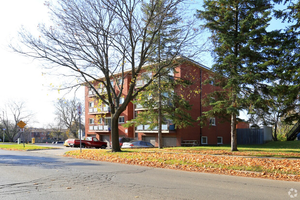 Building Photo - 151 Siebert Ave