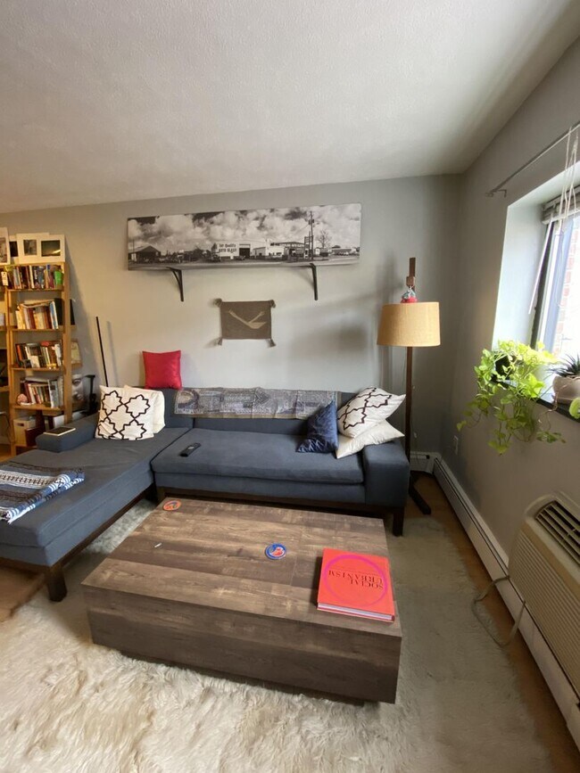 Foto del edificio - Allston 1 Bed – Heat & Hot Water Included – Elevator – 9/1 Move-In