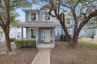 Building Photo - 410 Bandstand Ln