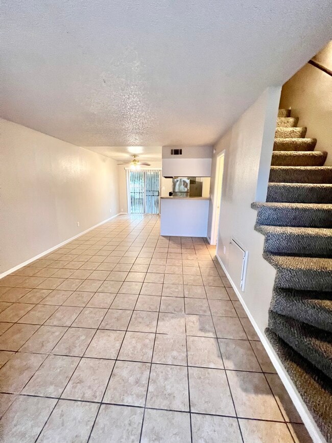 Building Photo - 1074 Linde St