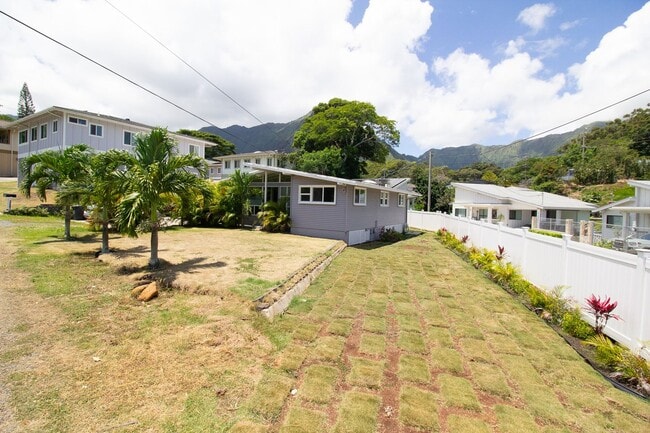 4BD|2BA|Carport|ADU|Yard Service Included - 4BD|2BA|Carport|ADU|Yard Service Included House