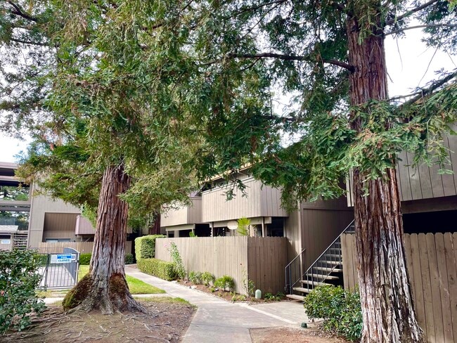 Building Photo - Fulton Villa Apartments