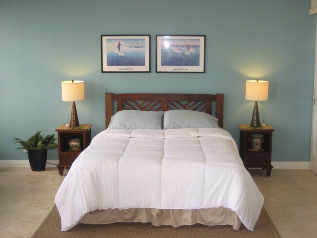 Cama de matrimonio, cómoda triple - 201 Ohua Ave