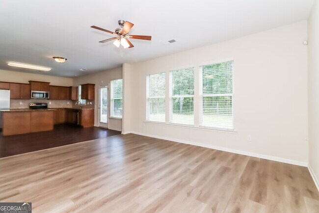 Foto del edificio - 430 Darbys Run Ct