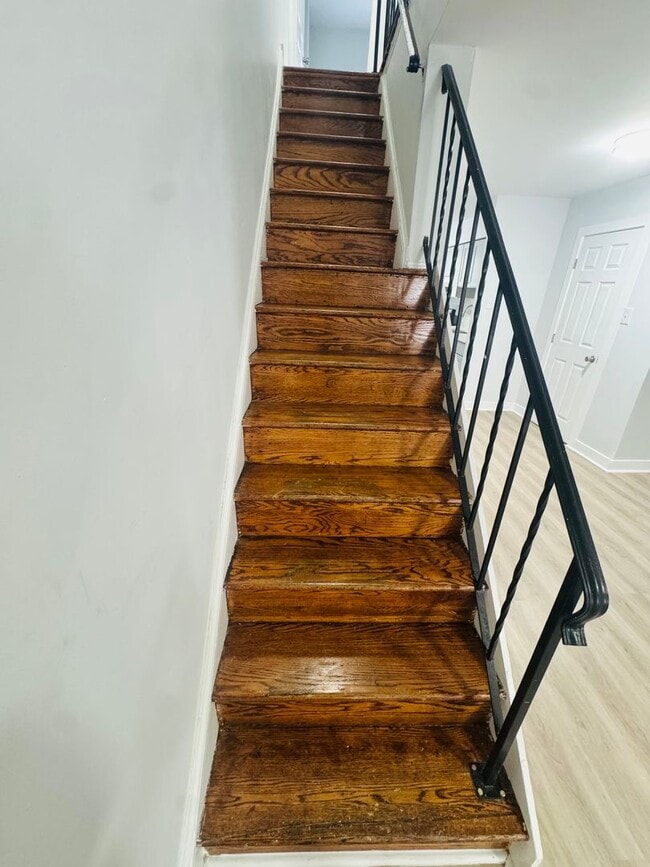 Foto del edificio - Renovated 3bd/1.5 bth House with Rear yard...