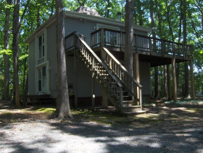Building Photo - 4525 Woods Edge Rd