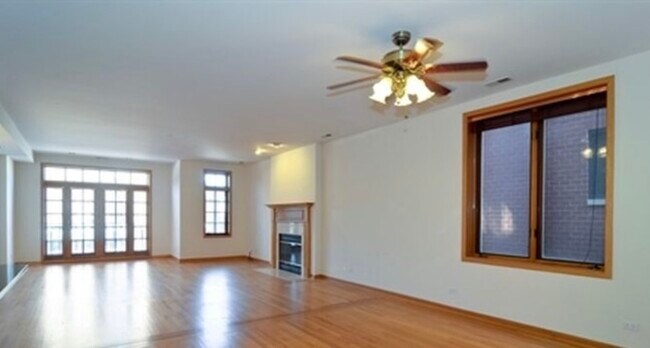 Foto del edificio - 2533 N Halsted St