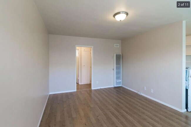 Foto del edificio - 10230 Silverton Ave