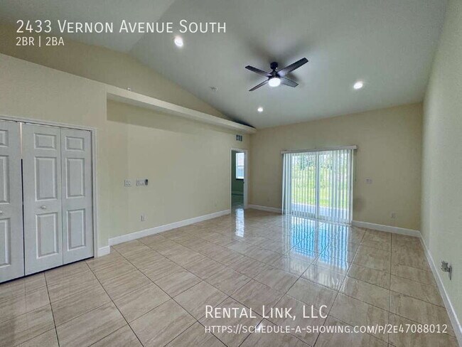 Foto del edificio - 2433 Vernon Ave S