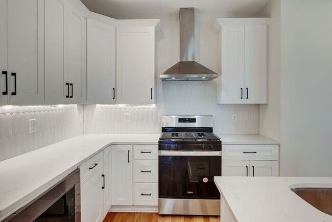 Building Photo - Beautiful New Construction in Heart of Eas...