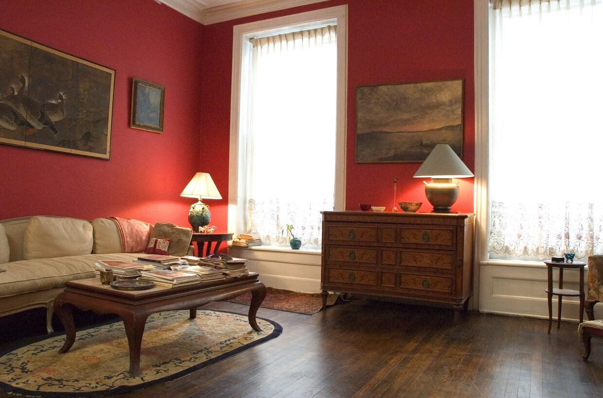 Alternate View of Interior - 226 E 68th St