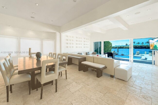 Building Photo - 224 S Coconut Ln