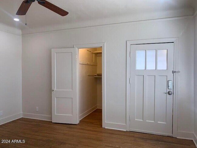 Building Photo - 1202 E McKinley St