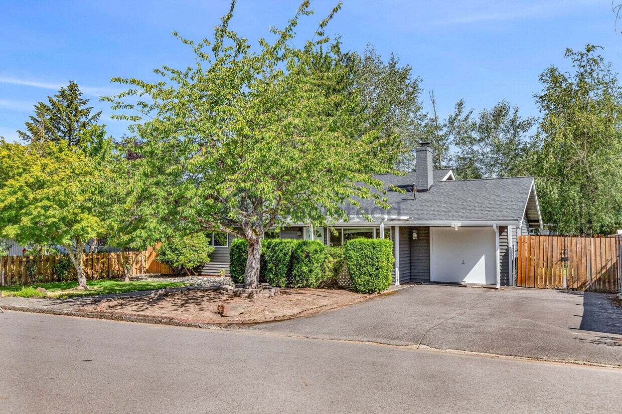 Foto principal - 15538 SE 9th St