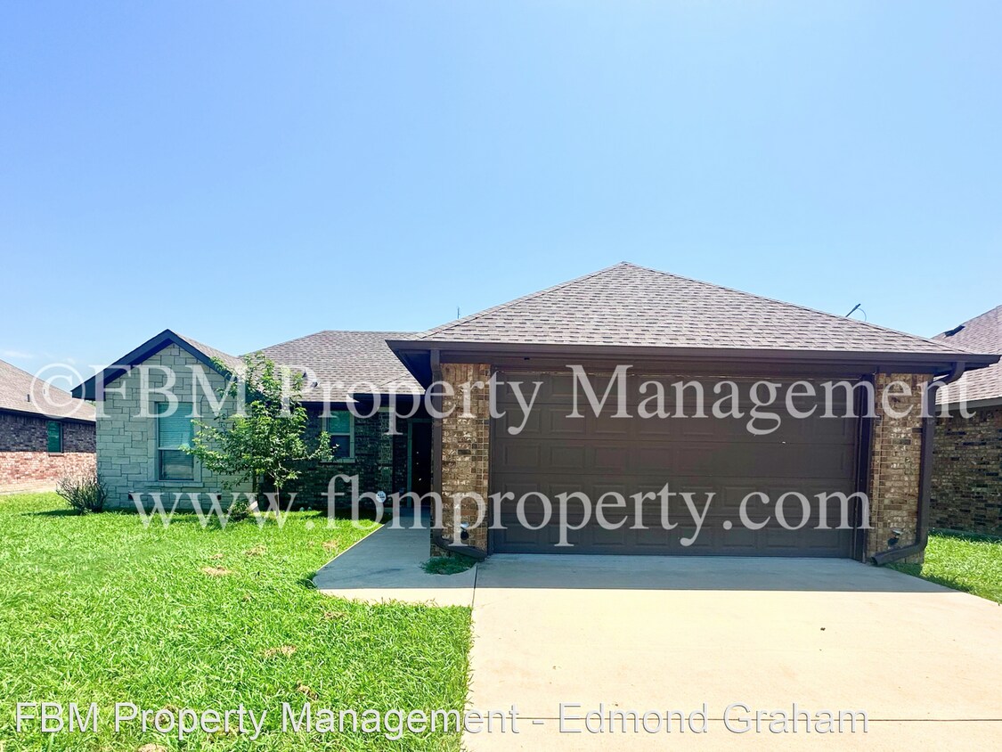 Foto principal - 3 br, 2 bath House - 408 Centennial Ave