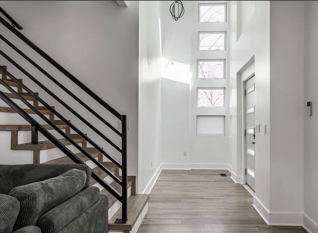 Foto del edificio - 644 N Tacoma Ave