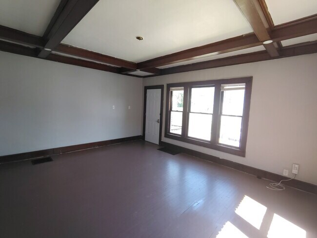 Building Photo - 1105 Spring St