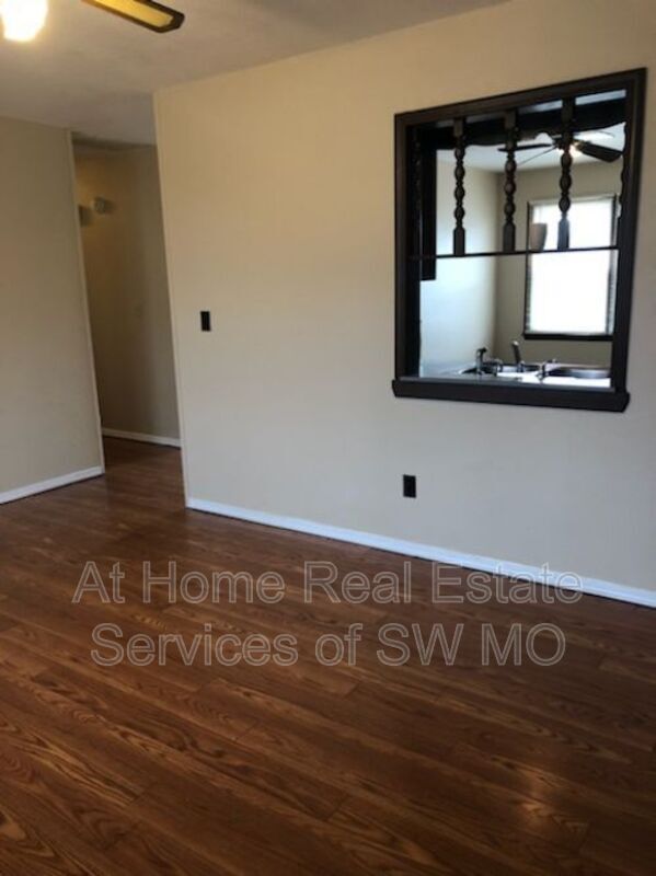 Foto del edificio - 3231 W Olive St