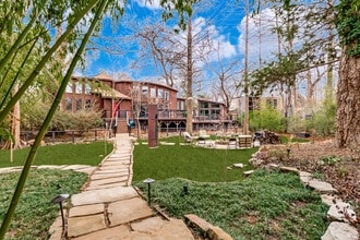 Building Photo - 9026 San Leandro Dr