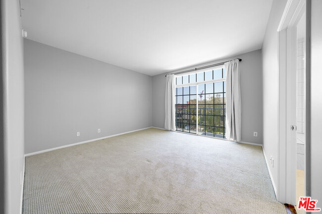Building Photo - 5848 W Olympic Blvd
