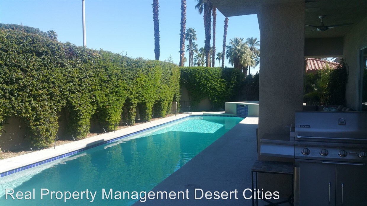 Primary Photo - 1 Mission Palms W
