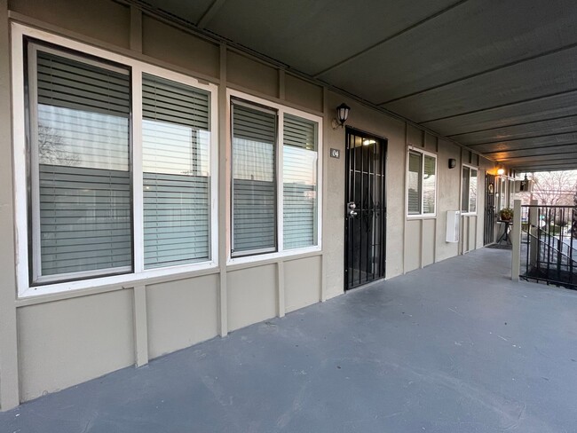 Building Photo - Renovated Apartments at Las Palmas at 133 ...