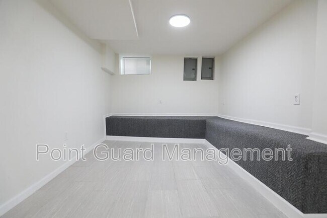 Building Photo - 3004 Marcy Street - 3