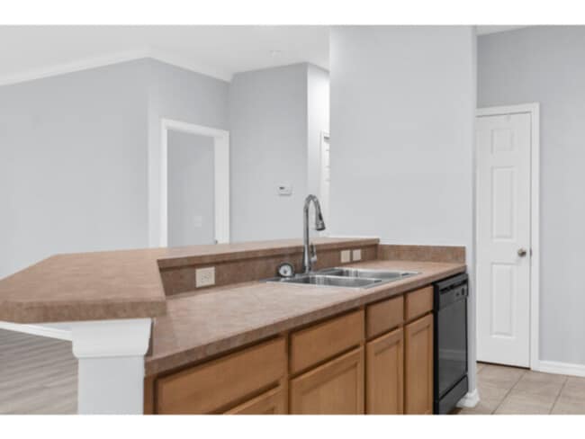 Foto del edificio - 5988 Summerhill - 2 beds - Open house on S...