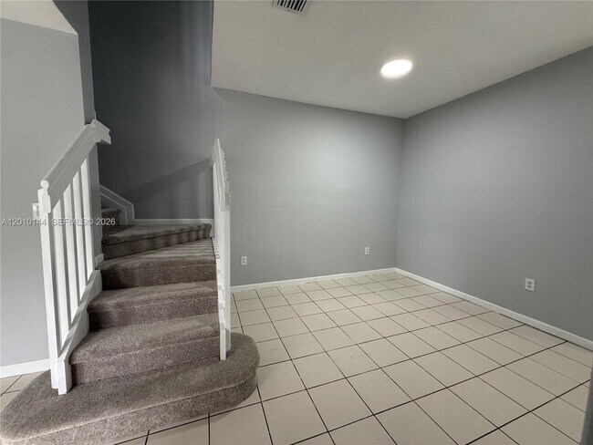 Building Photo - 2458 SE 15th Pl